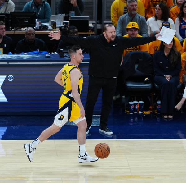 天织股票配资 11.3分3.2板4.5助2.3断！贝弗利：若步行者夺冠麦康纳应该得FMVP