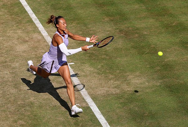 长盈策略 温网｜终于在八强战避开萨巴伦卡，手握“上上签”的郑钦文迎良机？