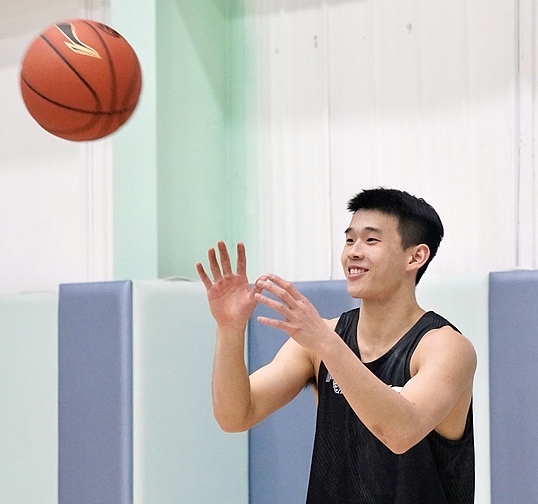 纯旭配资端 林葳NBA选秀梦碎，不论结局“走出去”就是珍贵的成长经历